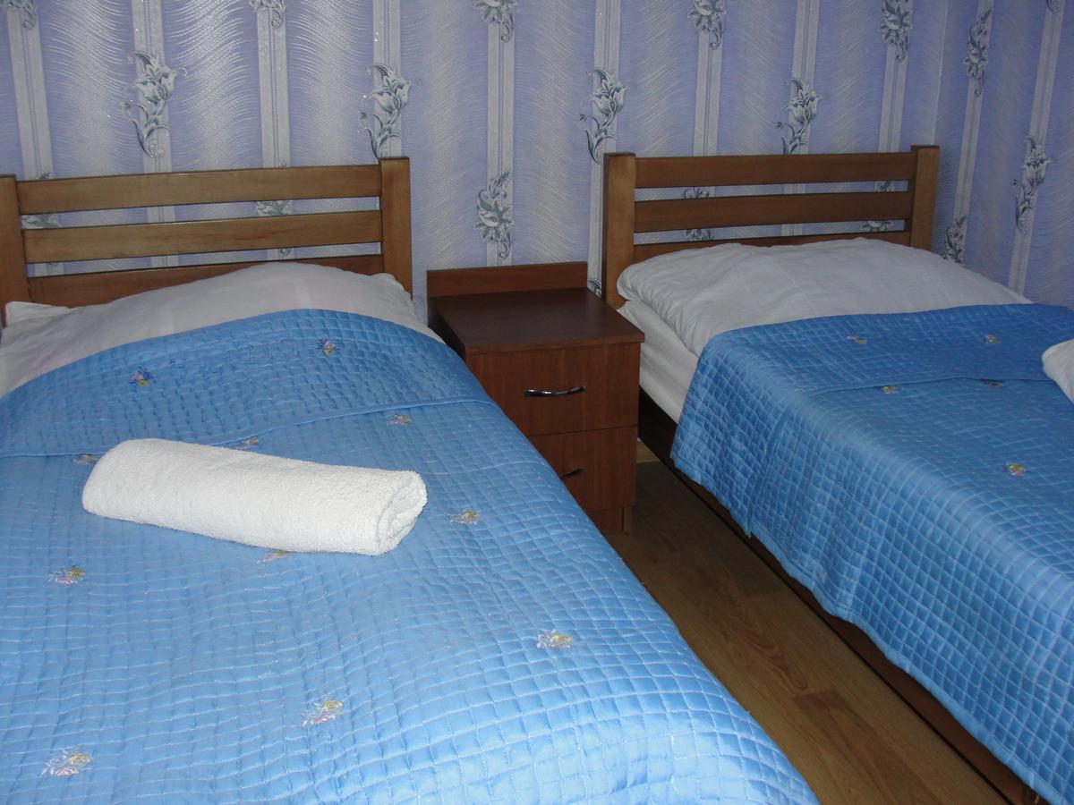Guest House 26 Mestia Bagian luar foto