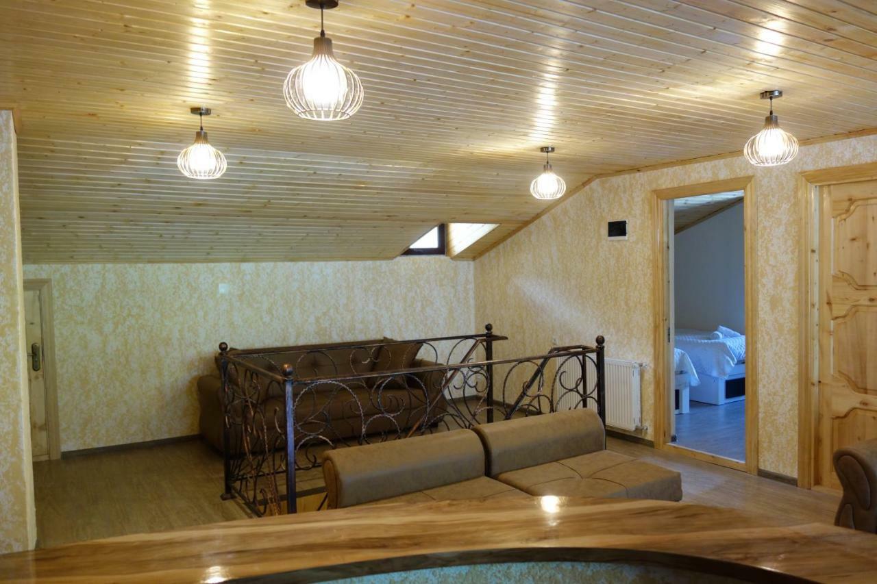 Guest House 26 Mestia Bagian luar foto