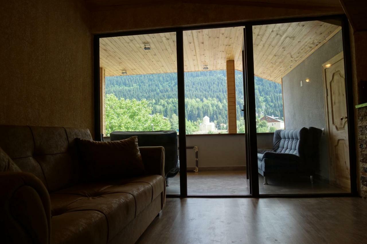 Guest House 26 Mestia Bagian luar foto